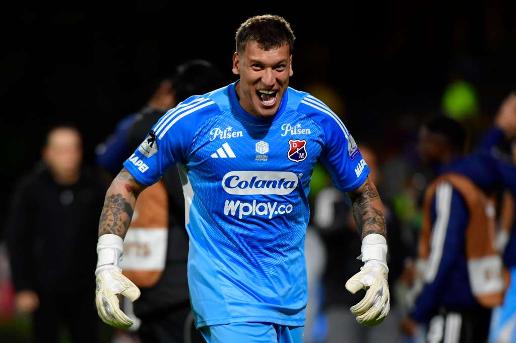 Futbolista uruguayo, arquero de Medellín en el partido de vuelta ante Santa Fe por los cuartos de final de la Copa Betplay 2025.
