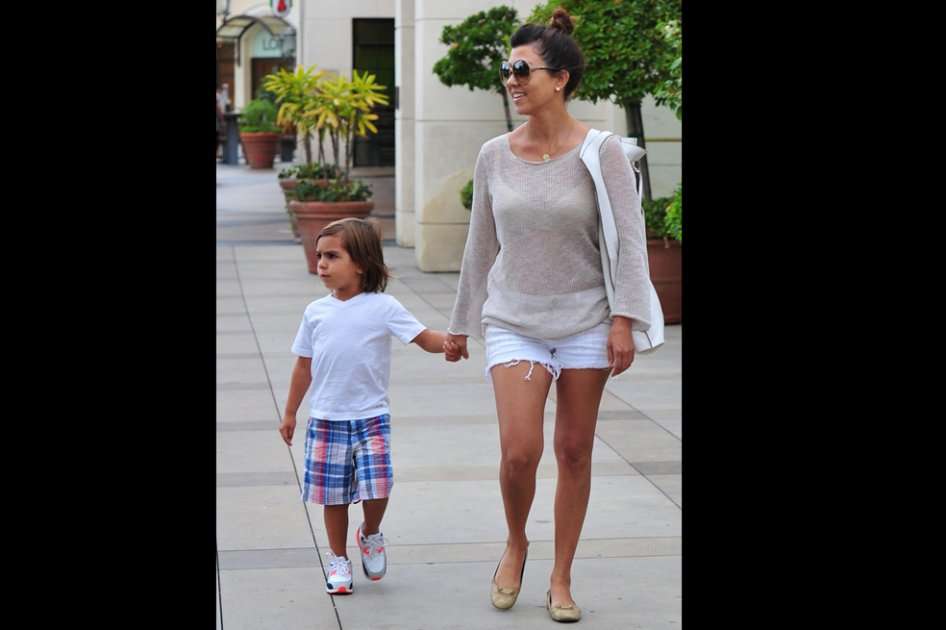 Kourtney Kardashian con su hijo Mason. / Bang Showbiz