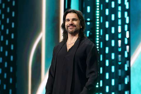 Rescatan video de Juanes de hace 27 años cantando música de despecho. Así lucía