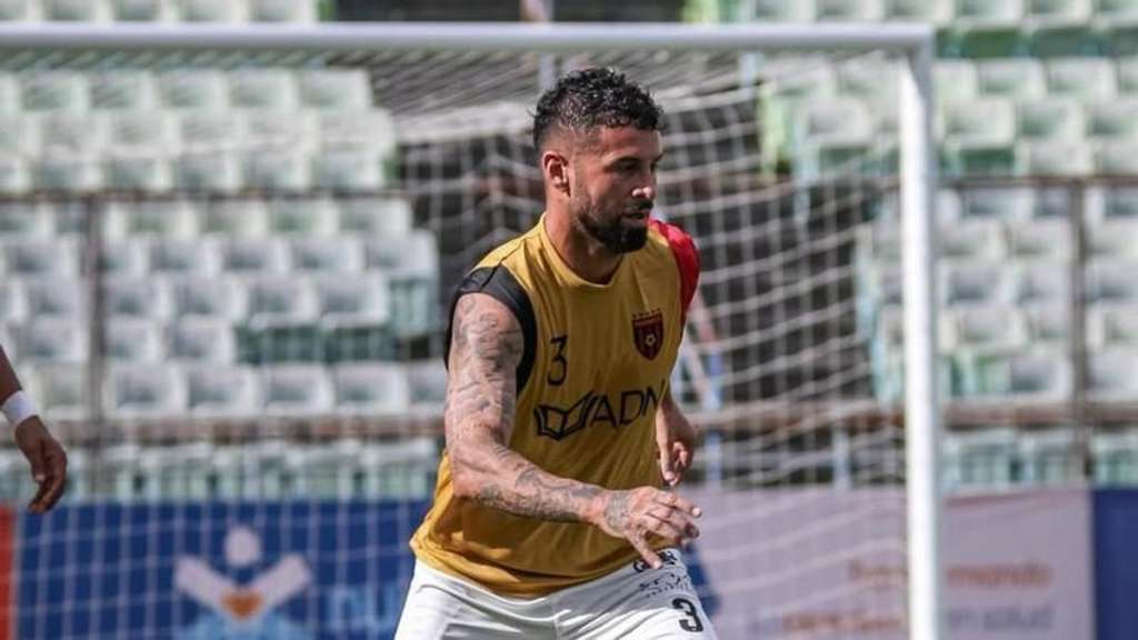 Lucas Trejo es un futbolista argentino de 38 años que actualmente milita en el fútbol de primera división de Venezuela.
