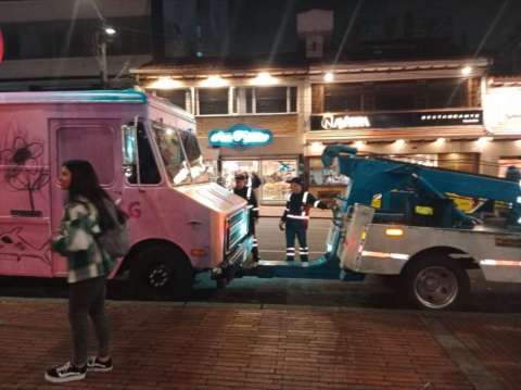 “Makinón” de Karol G terminó en los patios por tener la técnico mecánica vencida
