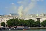 Incendio en Somerset House, Londres: cerca de 100 bomberos combaten las llamas