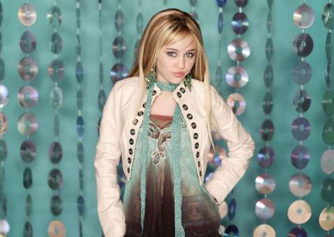 Este es el capítulo en el que Hannah Montana ayuda a una fundación de perritos