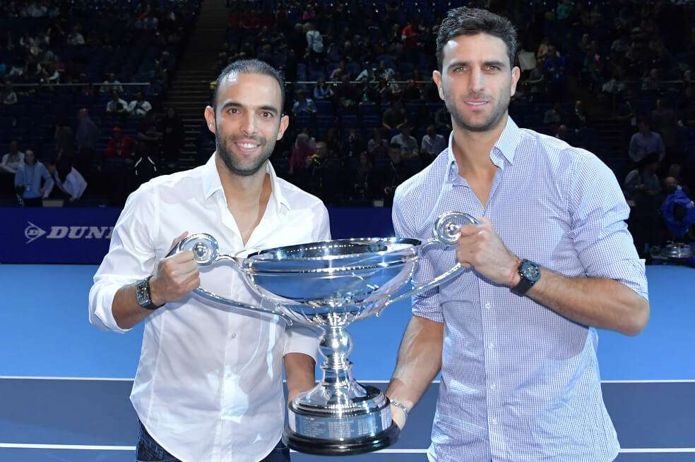 Juan Sebastián Cabal y Robert Farah recibieron en Londres el trofeo como mejor pareja del año en la ATP. / ATP