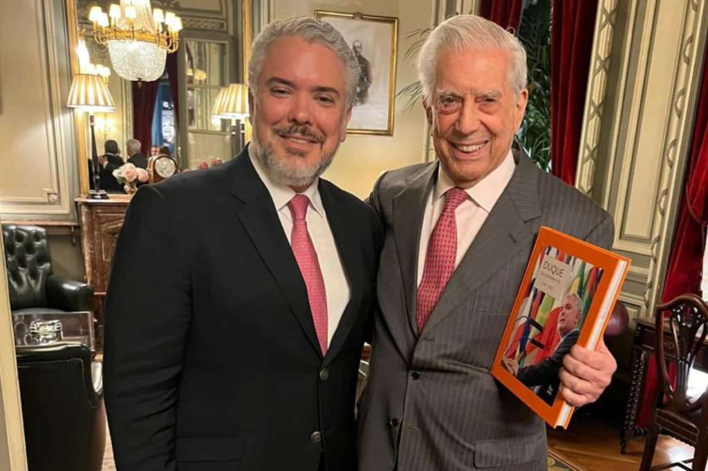 Mario Vargas Llosa escribió el prólogo del libro de gobierno de Iván Duque.