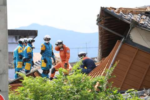 Japón busca sobrevivientes del terremoto en un calor sofocante: hay al menos 34 muertos