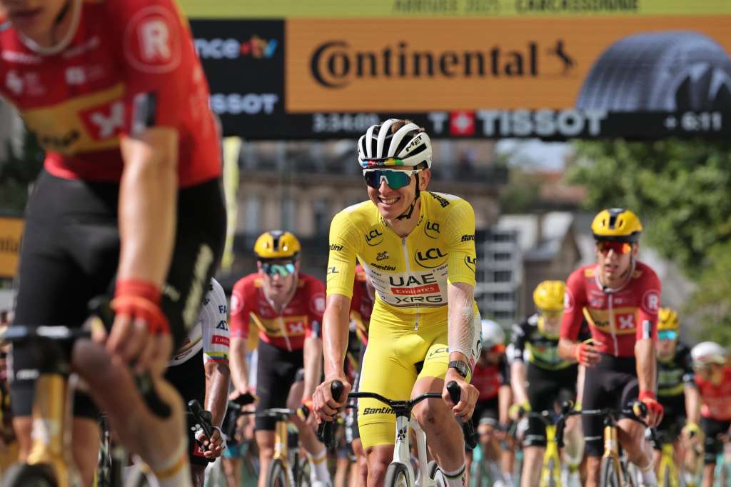 (France), 20/07/2025.- Slovenian rider Tadej Pogacar of UAE Team Emirates reacts during the 15th stage of the Tour de France cycling race over 169.3km from Muret to Carcassonne, France, 20 July 2025. (Ciclismo, Francia) EFE/EPA/CHRISTOPHE PETIT TESSON
