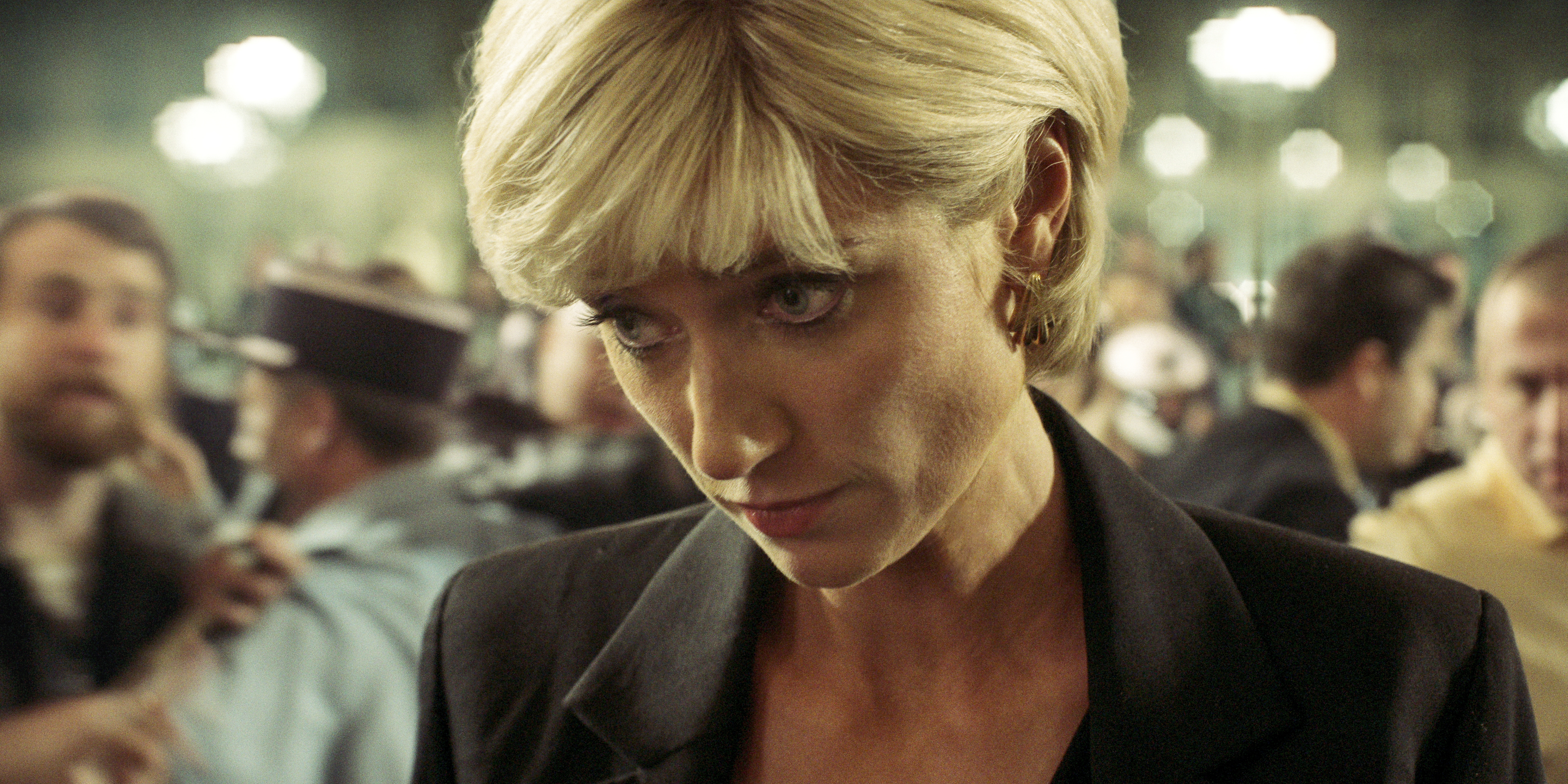 La actriz Elizabeth Debicki interpretó a la princesa Diana en la quinta y sexta temporada de la serie.