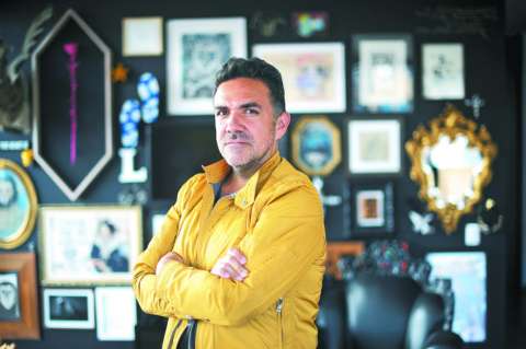 El coleccionista colombiano que convierte apartamentos en galerías de arte
