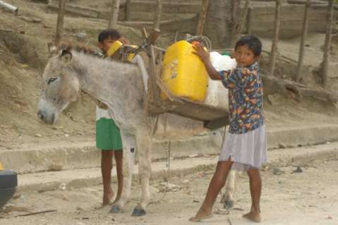 Personas vulnerables deberán gozar de cantidades mínimas de agua potable