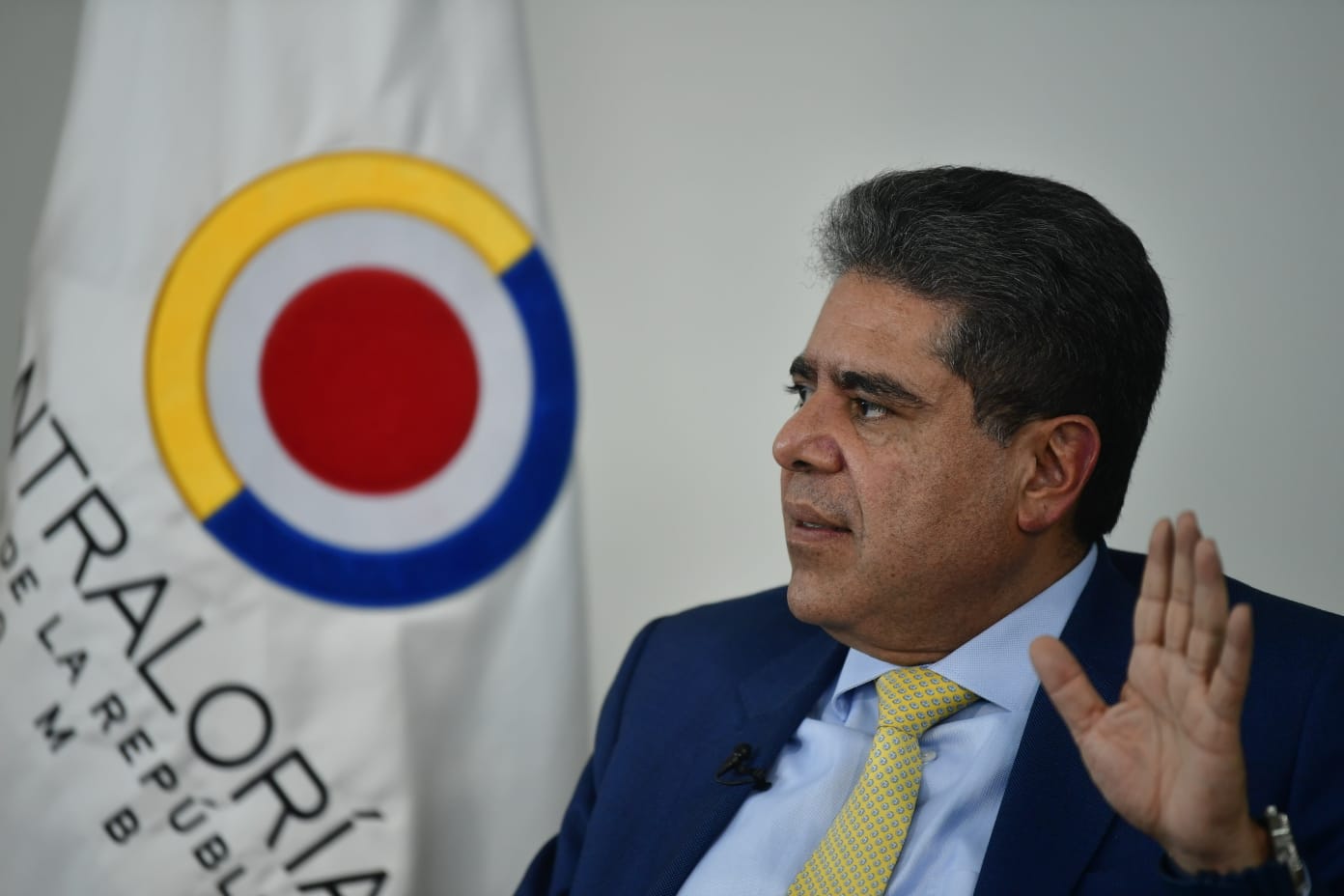 El contralor general, Carlos Hernán Rodríguez, estará solo dos años en el cargo. Su primera elección fue invalidada por el Consejo de Estado y, más de un año después, el Congreso lo volvió a elegir para llevar las riendas del ente de control.