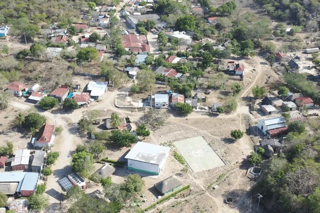 La masacre que marcó el recorrido paramilitar por los Montes de María durante el año 2000 fue la de El Salado, ocurrida entre el 16 y el 21 de febrero de ese año. En ese lapso, más de 60 pobladores fueron asesinados.