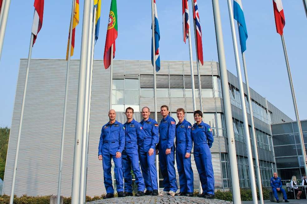La última selección tuvo lugar en 2008-09 y dio la bienvenida a estas caras conocidas al Cuerpo de Astronautas de la ESA: (desde la izquierda) Luca Parmitano, Thomas Pesquet, Alexander Gerst, Andreas Mogesen, Tim Peake, Samantha Cristoforetti.