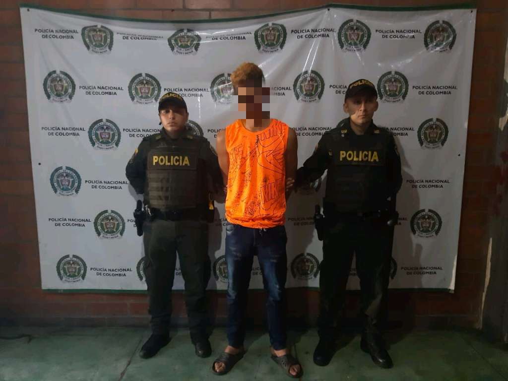 La Fiscalía imputó al sujeto los delitos de homicidio agravado, y tráfico, fabricación o porte de estupefacientes.