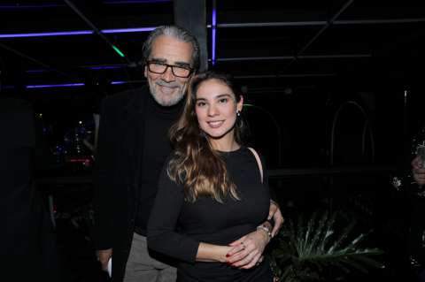 Manuel Navarro y Eileen Moreno muy felices en apertura de un nuevo bar