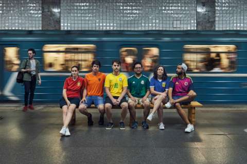 La original manera en la que activistas usaron la bandera LGBTI en Rusia