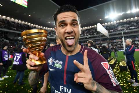 Dani Alves, el más ganador en la historia del fútbol
