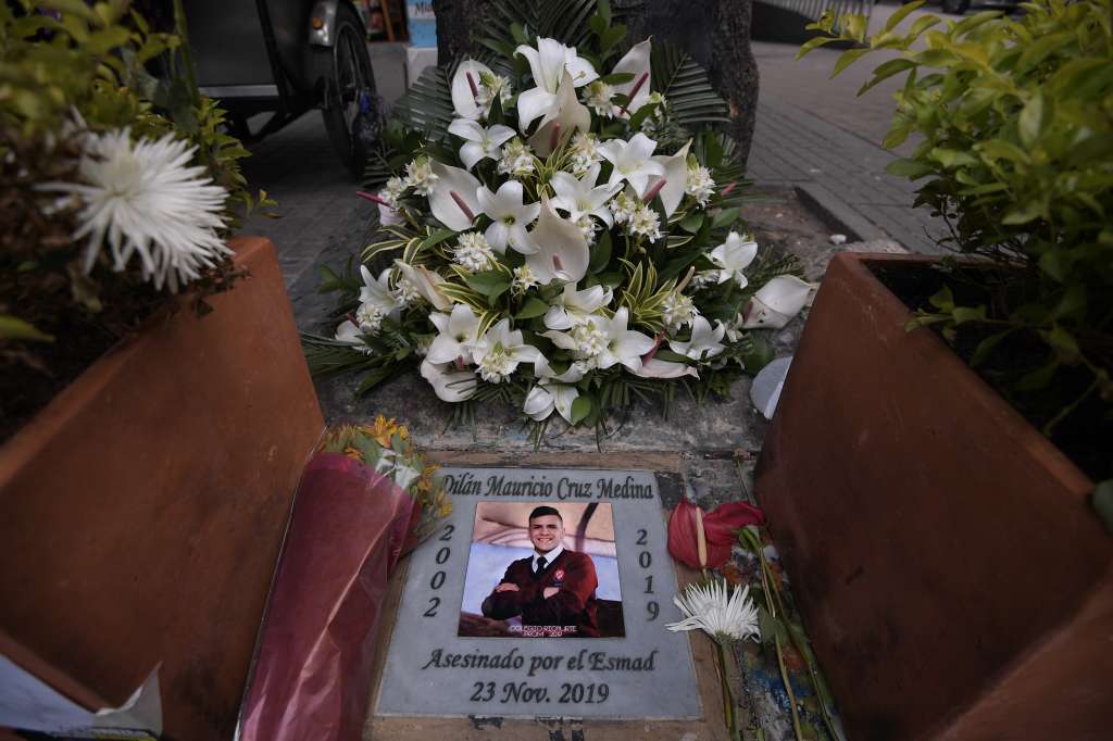 Homenaje al estudiante Dilan Cruz, quién falleció a causa de un objeto contundente, lanzado por el capitán Manuel Cubillos Rodríguez del ESMAD, hechos ocurridos durante el paro nacional realizado el 23 de noviembre 2019.