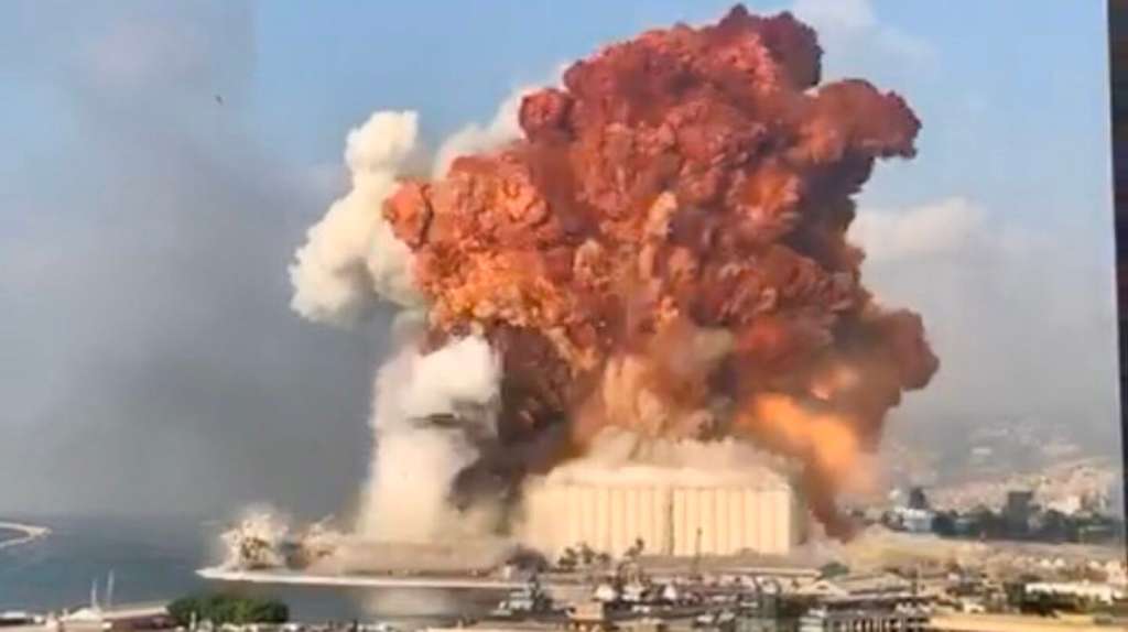 La explosión que generó una enorme onda expansiva, se pudo sentir en toda la capital desde varios kilómetros de distancia.