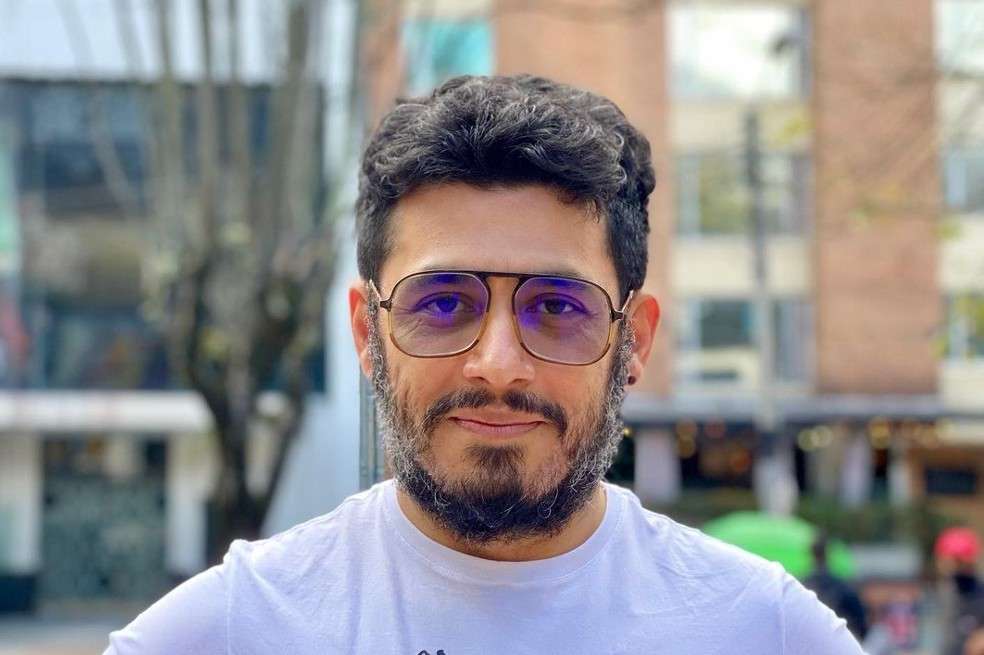 Santiago Alarcón es uno de los actores más queridos de la televisión colombiana. Conoce aquí algunos detalles de su vida.