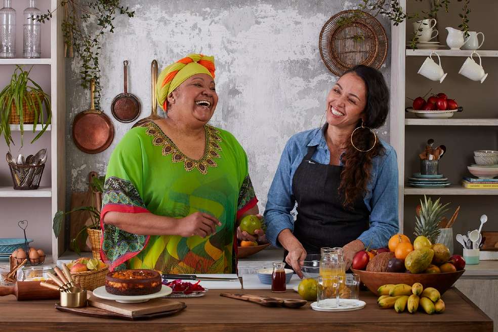 Elsis María Valencia, cocinera del Pacífico, y Catalina Vélez, chef. / Cortesía Procolombia