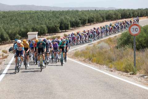 Enric Mas manda en la Vuelta a España tras 15 etapas: así va la clasificación general