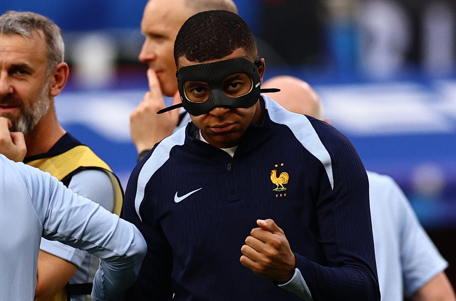 Leipzig (Germany), 21/06/2024.- Kylian Mbappe of France warms up before the UEFA EURO 2024 Group D soccer match between Netherlands and France, in Leipzig, Germany, 21 June 2024. (Francia, Alemania, Países Bajos; Holanda) EFE/EPA/FILIP SINGER