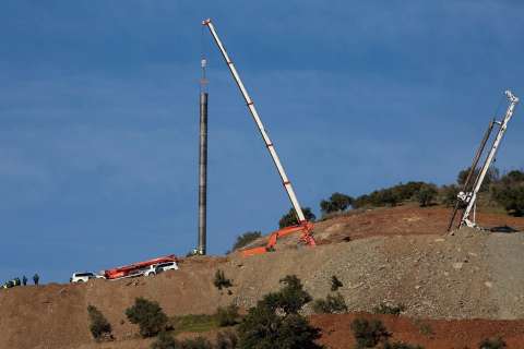Nuevos contratiempos dificultan la fase final del rescate de niño español en el pozo