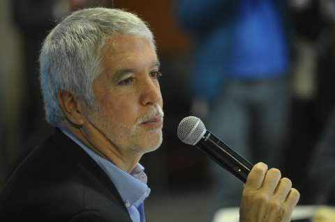 “Críticos verán el metro y aún dirán que es una plataforma para platillos voladores”: Peñalosa