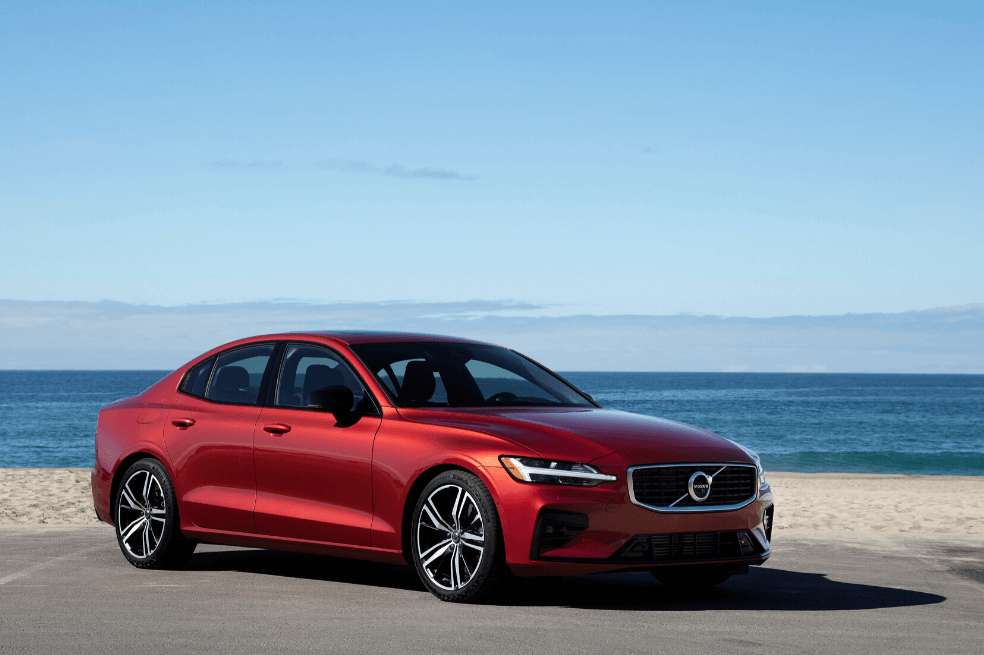 El S60 T8 alberga un motor de cuatro cilindros y 2.0 litros, supercargado, que al apoyarse en uno eléctrico alcanza los 407 caballos de poder y un torque de 640 NM (de cero a 100 en 4,6 segundos). / Volvo.