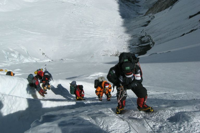 Calentamiento global: encuentran cadáveres en el Monte Everest por derretimiento de glaciares