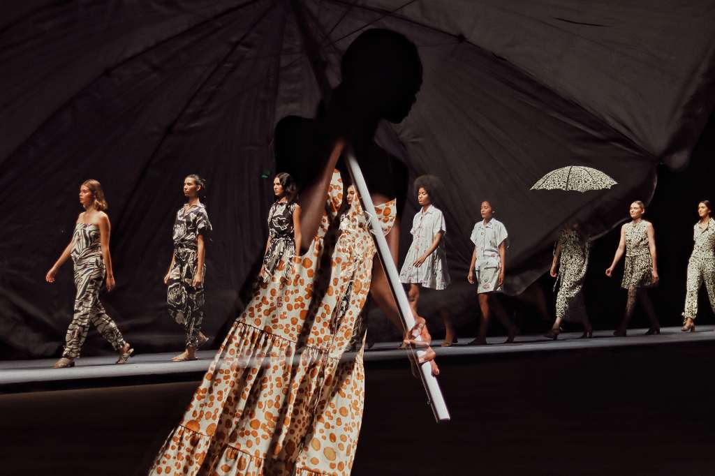 Imagen de la pasarela Teresa Esencia Entre Hilos en Distrito Moda 2024. / Cortesía Mauricio Palacios Vidal