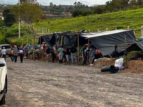 Se mantienen varias manifestaciones en diferentes puntos del país