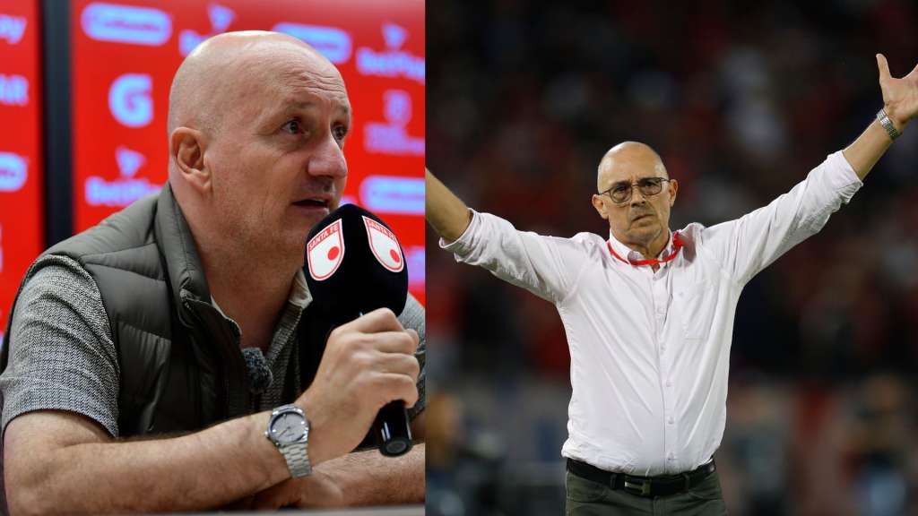 Pablo Repetto, (i) entrenador de Independiente Santa Fe, y Alfredo Arias, (d) director técnico de Junior de Barranquilla.