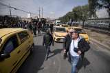 Alcalde Galán dio instrucción a la Policía para levantar bloqueos de taxistas