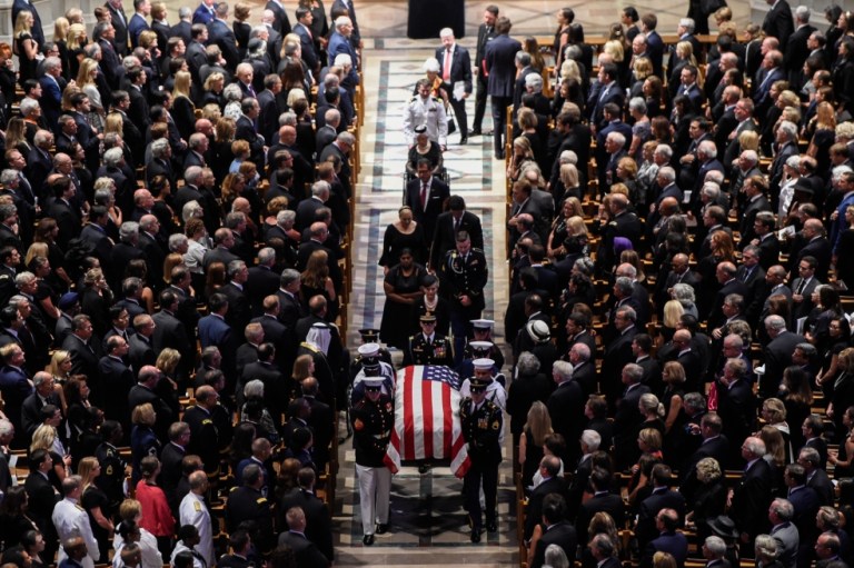 Con estas palabras se despidió de su padre la hija de John McCain