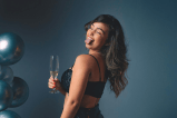 Outfits para ir a una fiesta de Halloween sin disfraz: 7 ideas para destacar