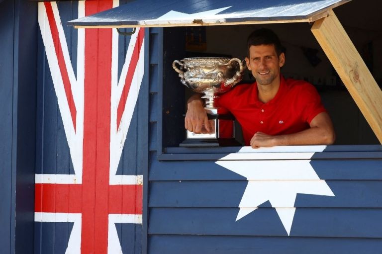 Juez ordena la libertad de Djokovic, pero el gobierno quiere deportarlo igualmente