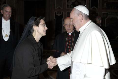 ¿Quién es Raffaella Petrini, la mujer más poderosa del Vaticano?