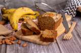 Receta de pan de banano con cobertura de yogurt griego y chocolate amargo