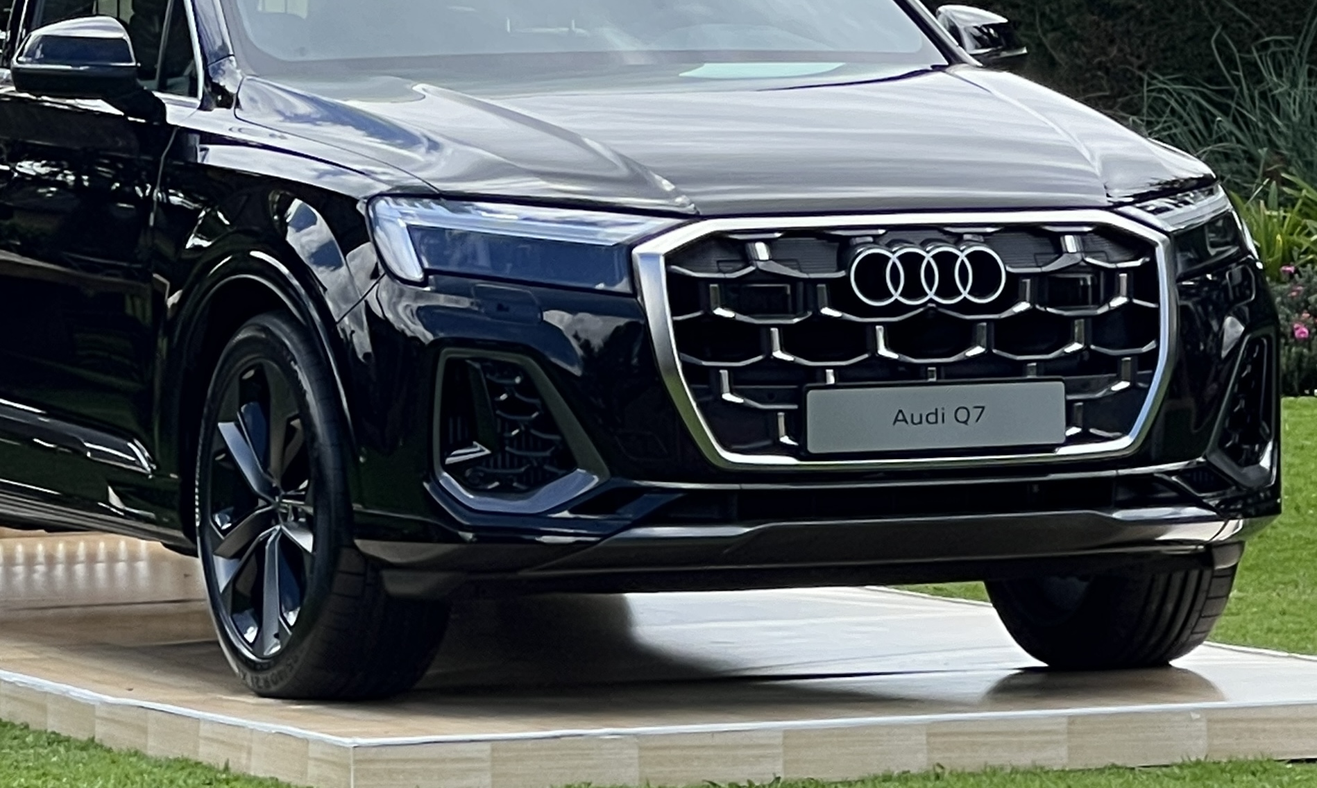 Audi Q7.