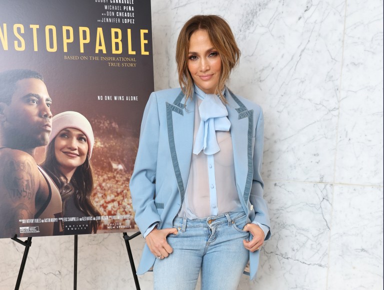 Jennifer López estaría empezando romance con famoso actor mayor que ella