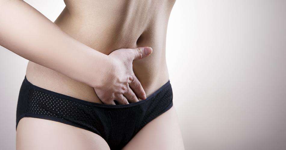 Existen una serie de recomendaciones útiles para prevenir la cistitis entre ellas está tomar abundante líquido y no retener la orina.