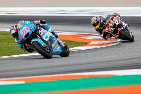 David Alonso sufrió fuerte accidente en el arranque de Moto2 y encendió las alarmas