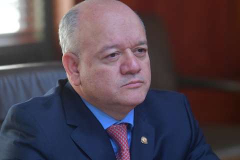 Corte Constitucional elige al magistrado José Fernando Reyes como su presidente