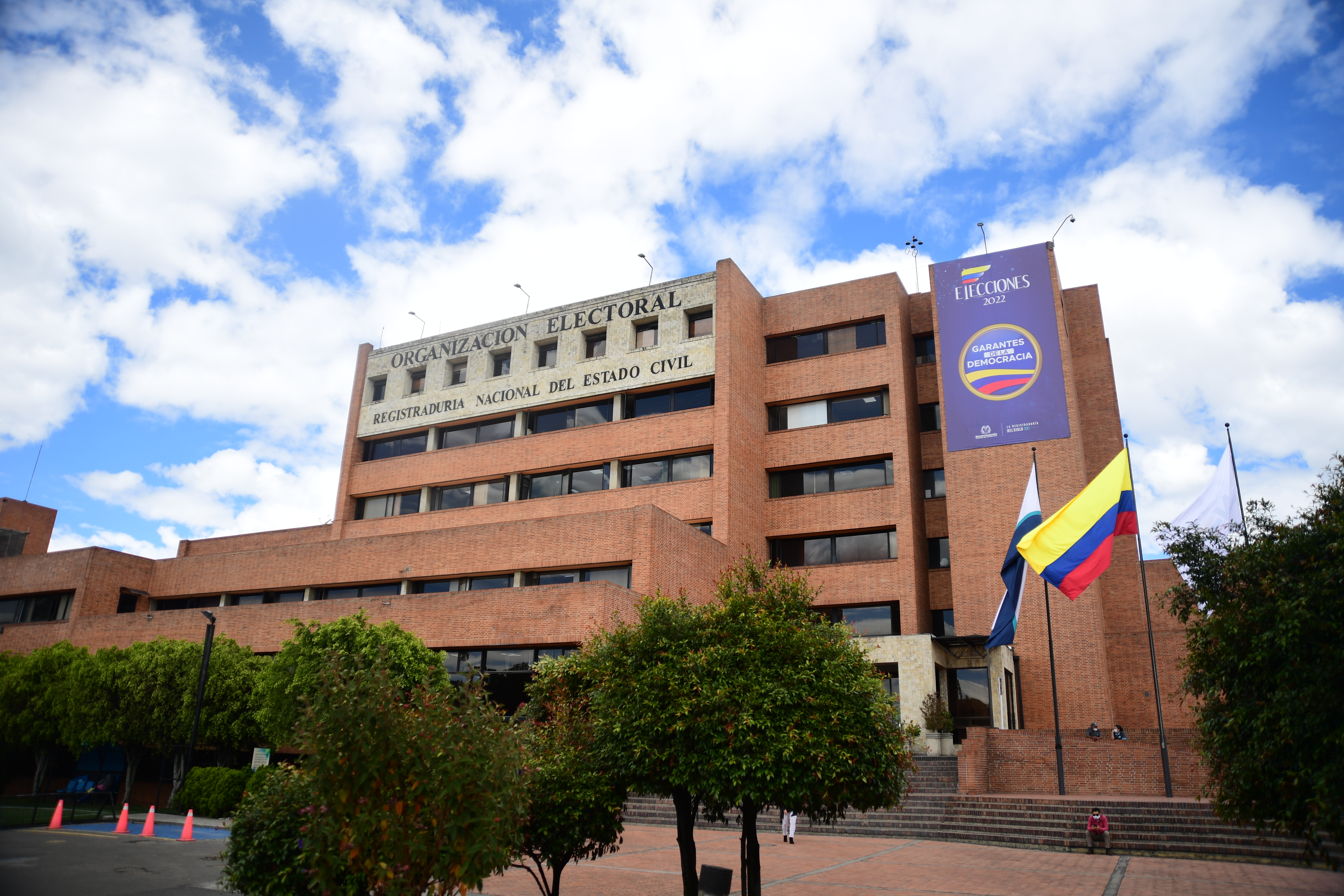 Fachada e interior de esta sede ubicada en Bogotá