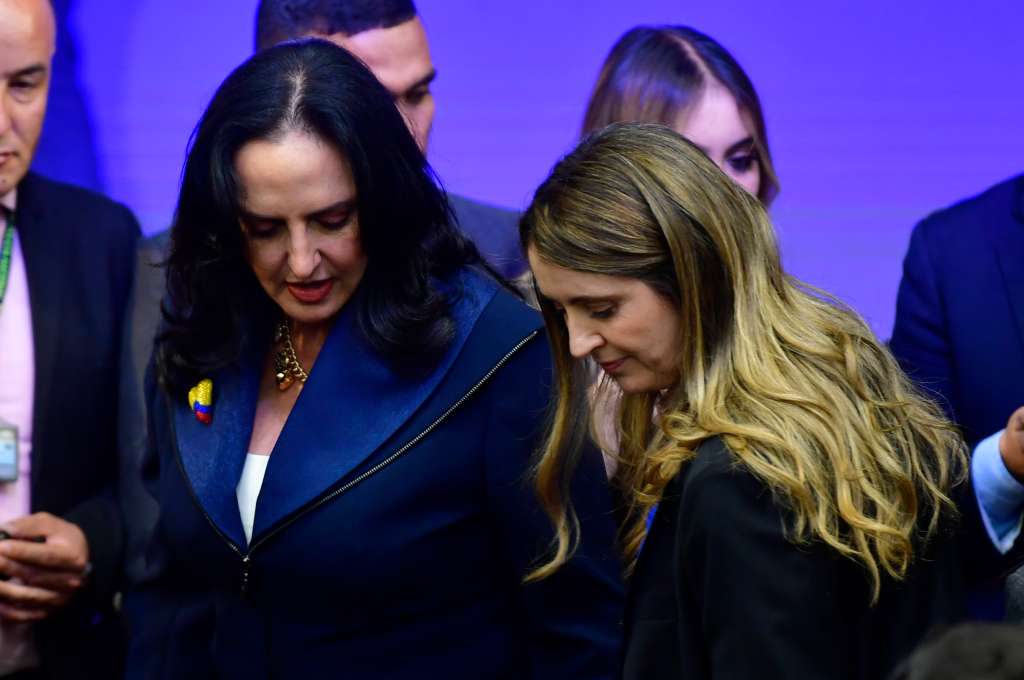 María Fernanda Cabal y Paloma Valencia, senadoras y contendientes a ser la candidata única por el Centro Democrático para las elecciones 2026.