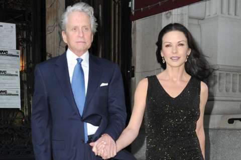 Michael Douglas niega echar la culpa de su cáncer al sexo oral