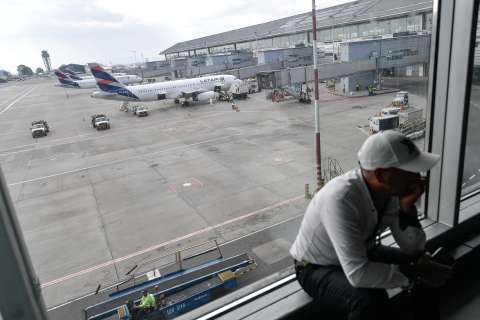 Nuevo incidente en el aeropuerto El Dorado: helicóptero militar obligó a abortar aterrizajes