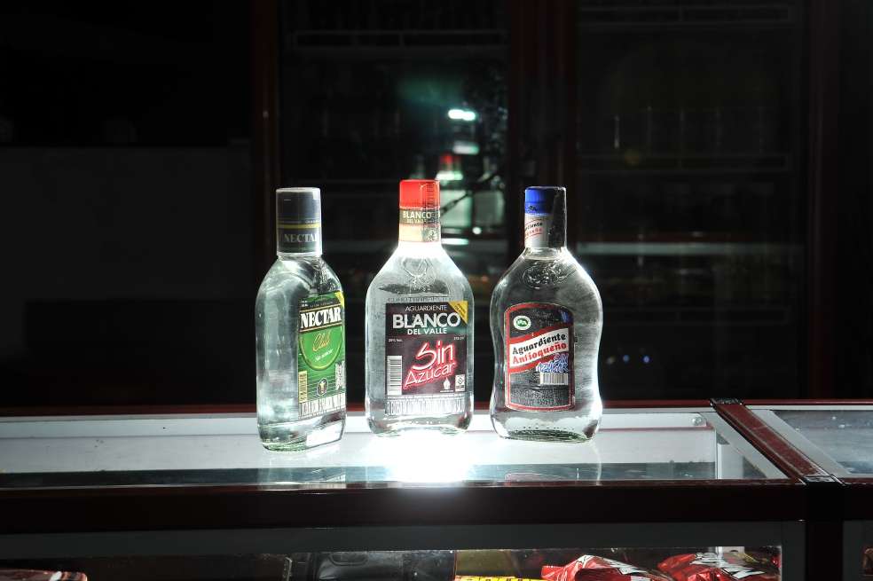 Los departamentos cobran un impuesto de $220 por cada grado de alcohol, más un impuesto del 25 % “ad valórem”.  / Archivo